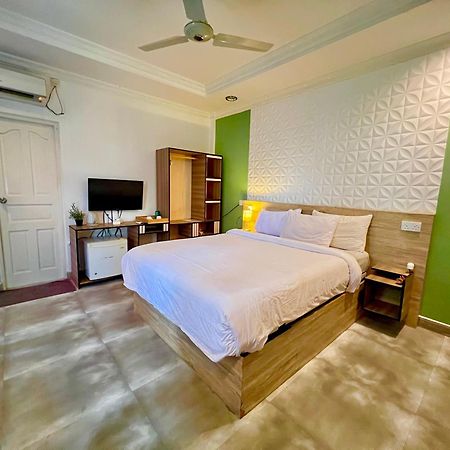 Koimala Hotel Maamigili Island Екстер'єр фото