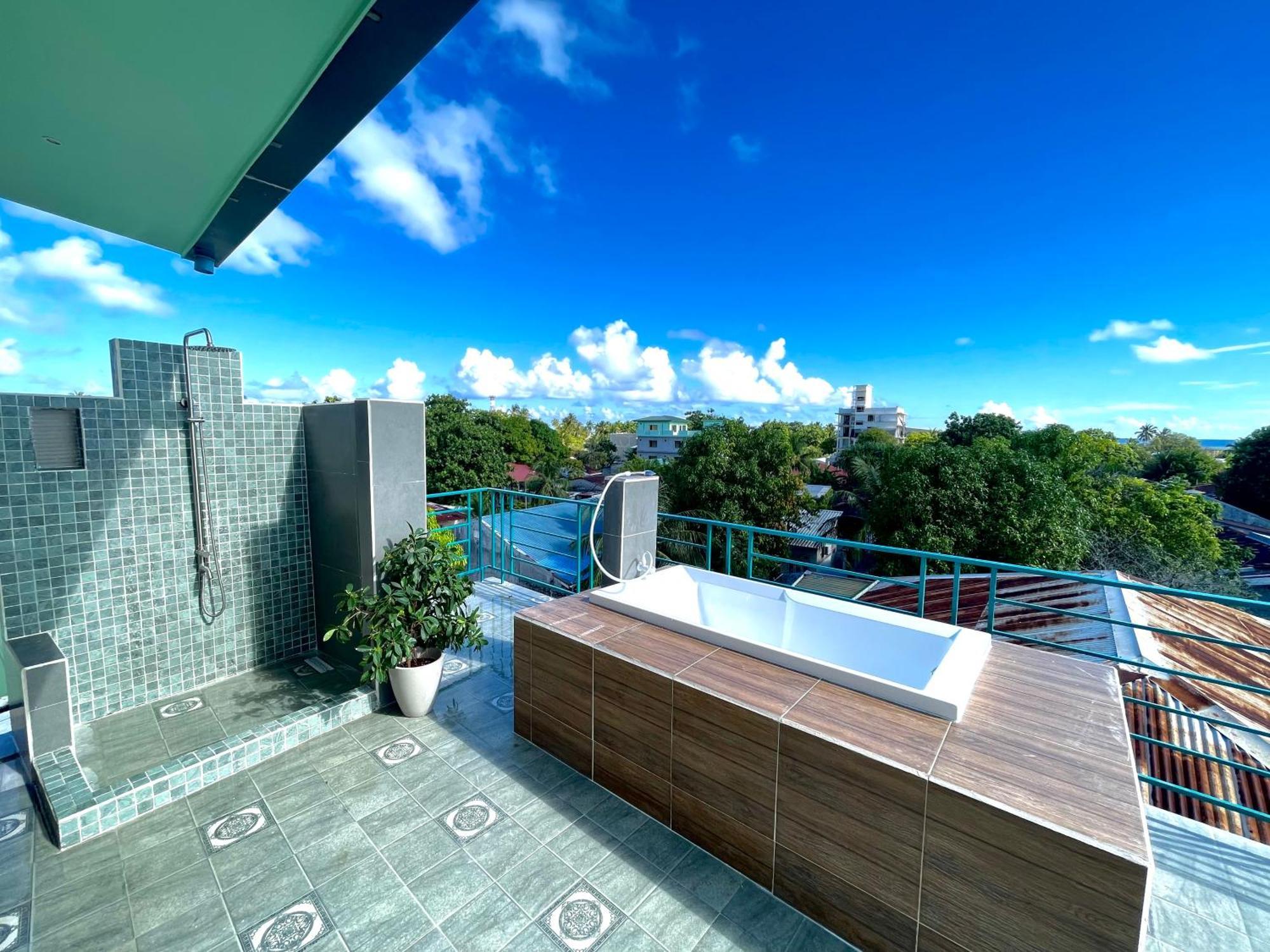 Koimala Hotel Maamigili Island Екстер'єр фото