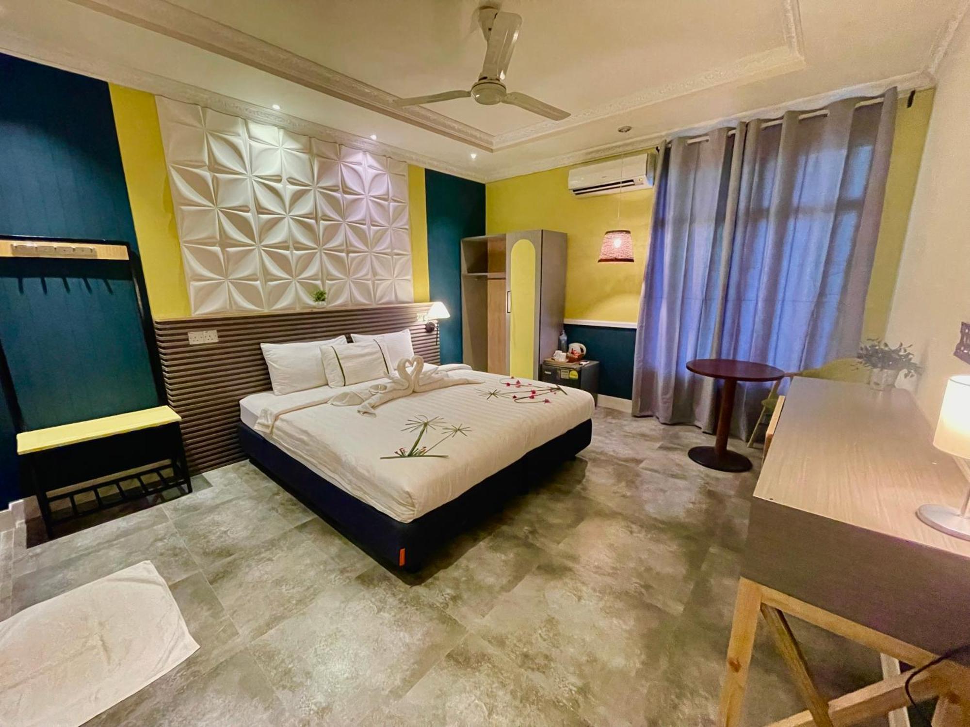 Koimala Hotel Maamigili Island Екстер'єр фото