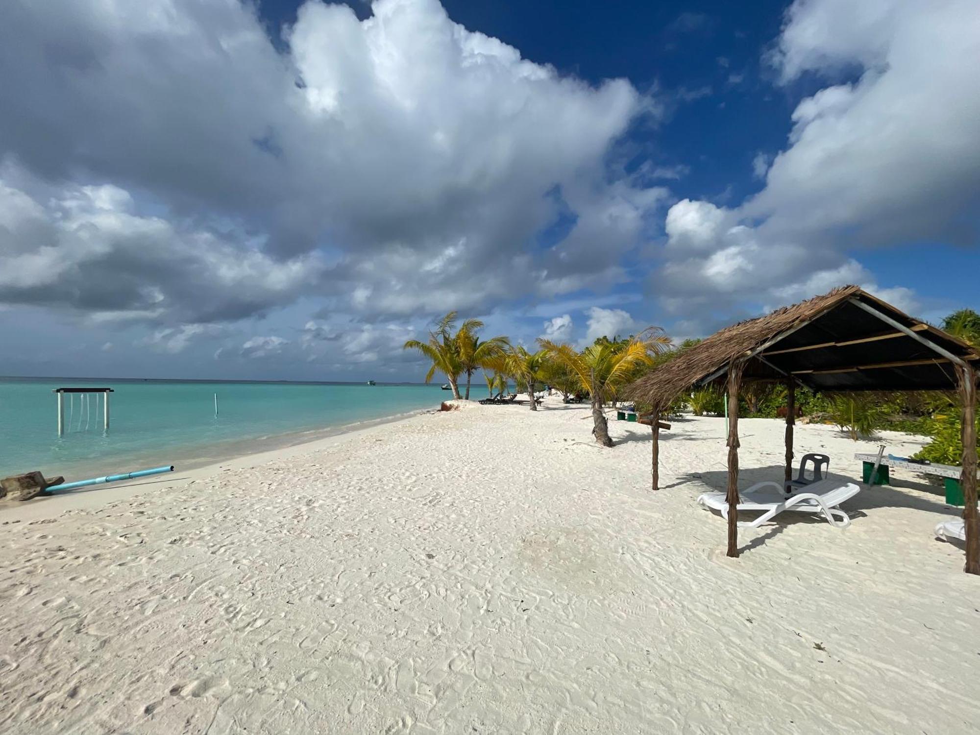 Koimala Hotel Maamigili Island Екстер'єр фото