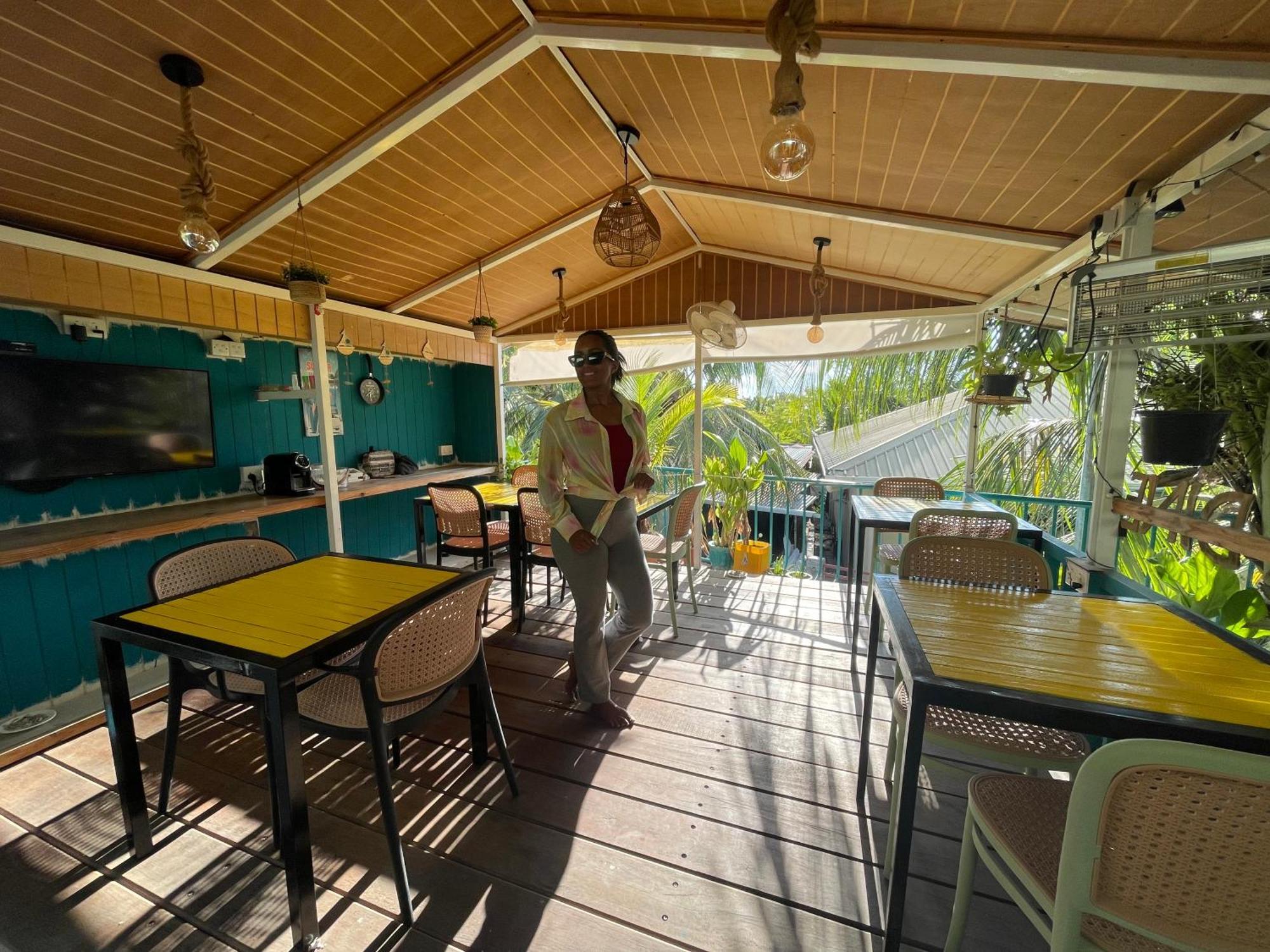 Koimala Hotel Maamigili Island Екстер'єр фото