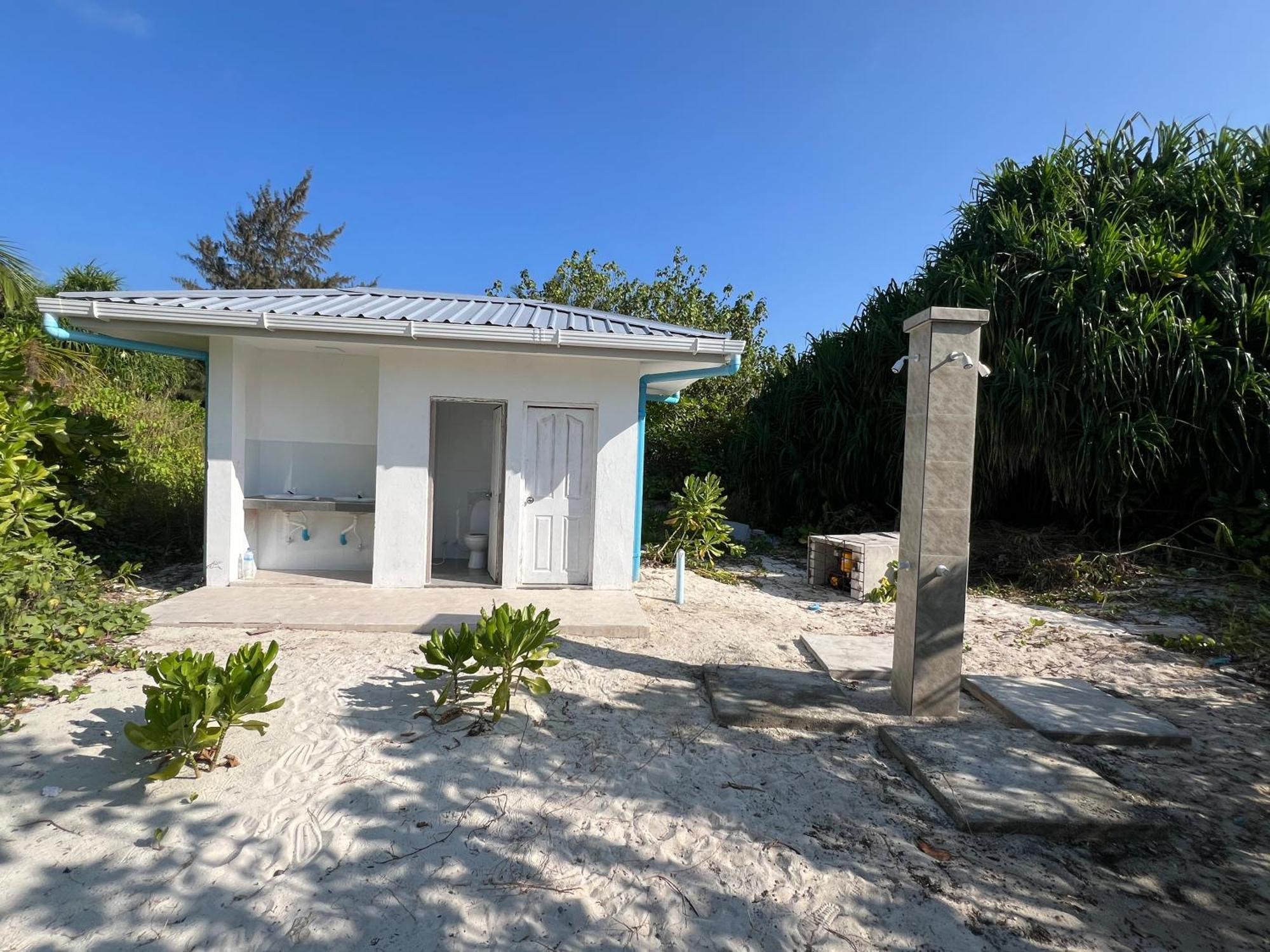 Koimala Hotel Maamigili Island Екстер'єр фото