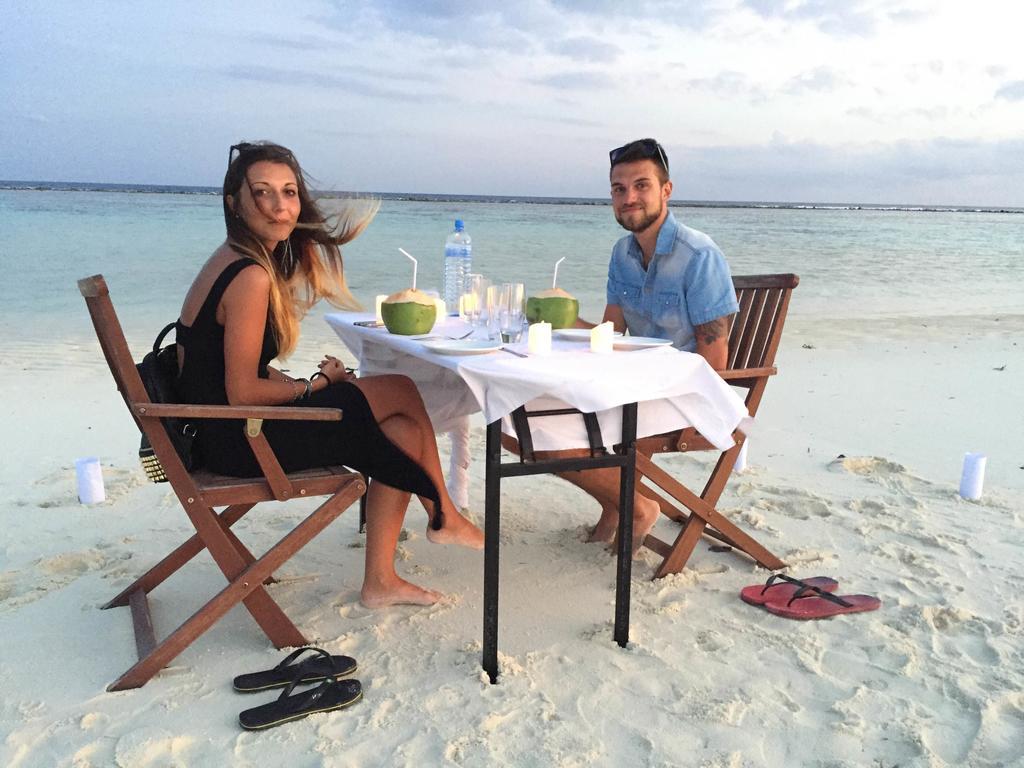 Koimala Hotel Maamigili Island Екстер'єр фото